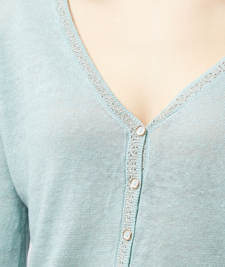 Cardigan en maille fine amande.