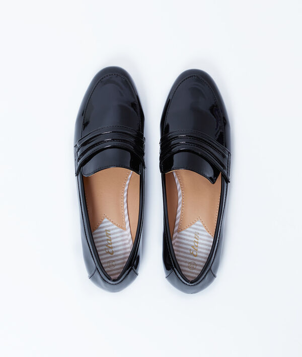 Mocassins vernis noir.
