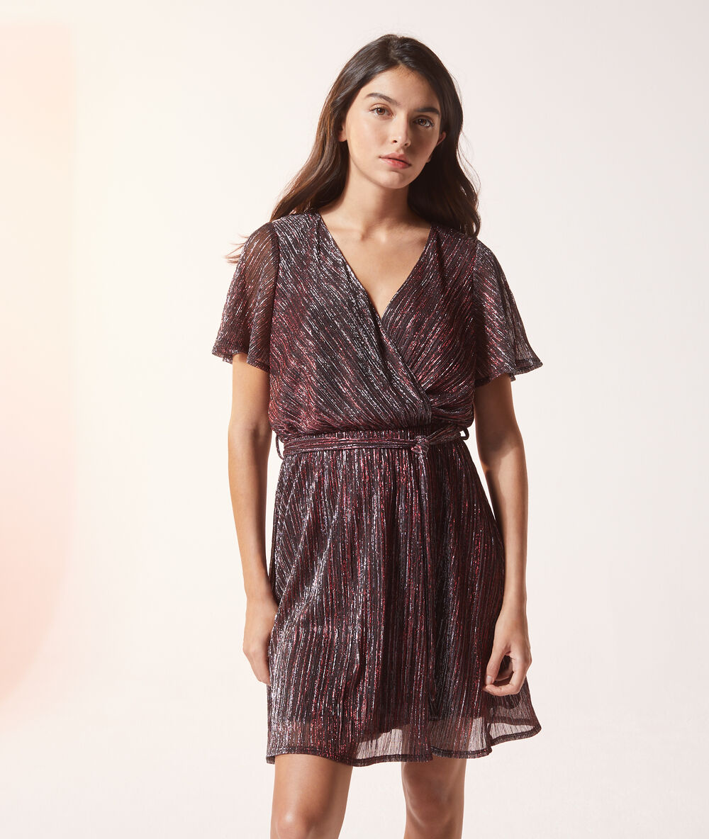 Robe cache-cœur à fils métallisés cerise.