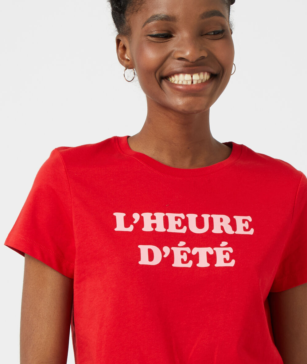 T-shirt "l'heure d'été" carmin.