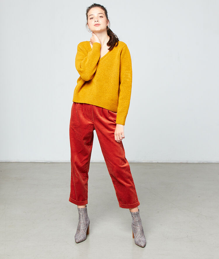 Pull col v ocre.