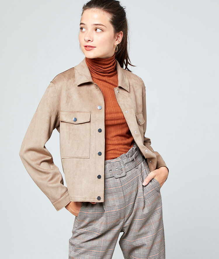 Veste courte effet daim grege.