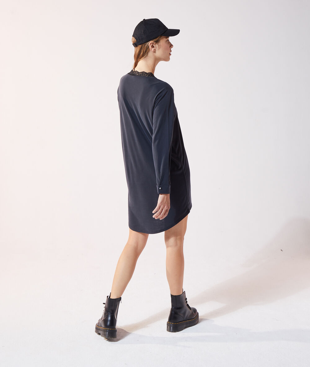 Robe chemise détails dentelle noir.