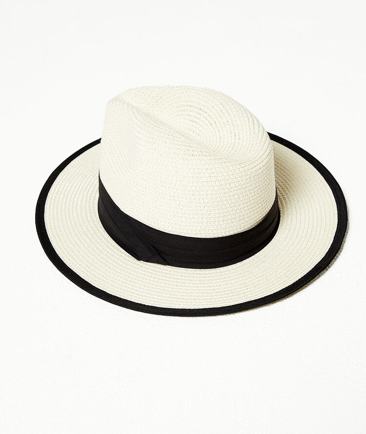 Chapeau bicolore blanc.