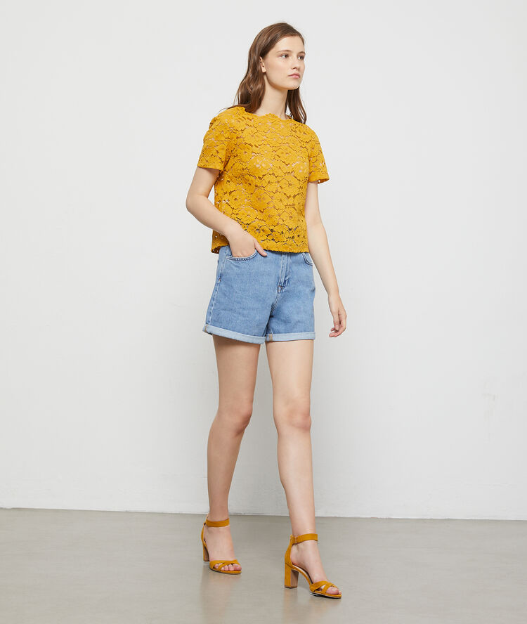 Top en dentelle florale curry.