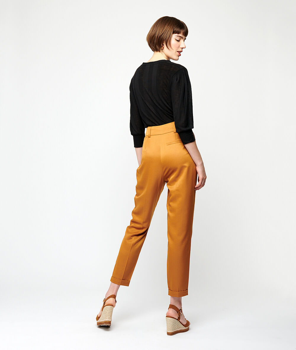 Pantalon carotte savane.