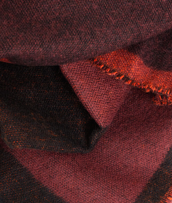 Plaid multicolore vieux rose.