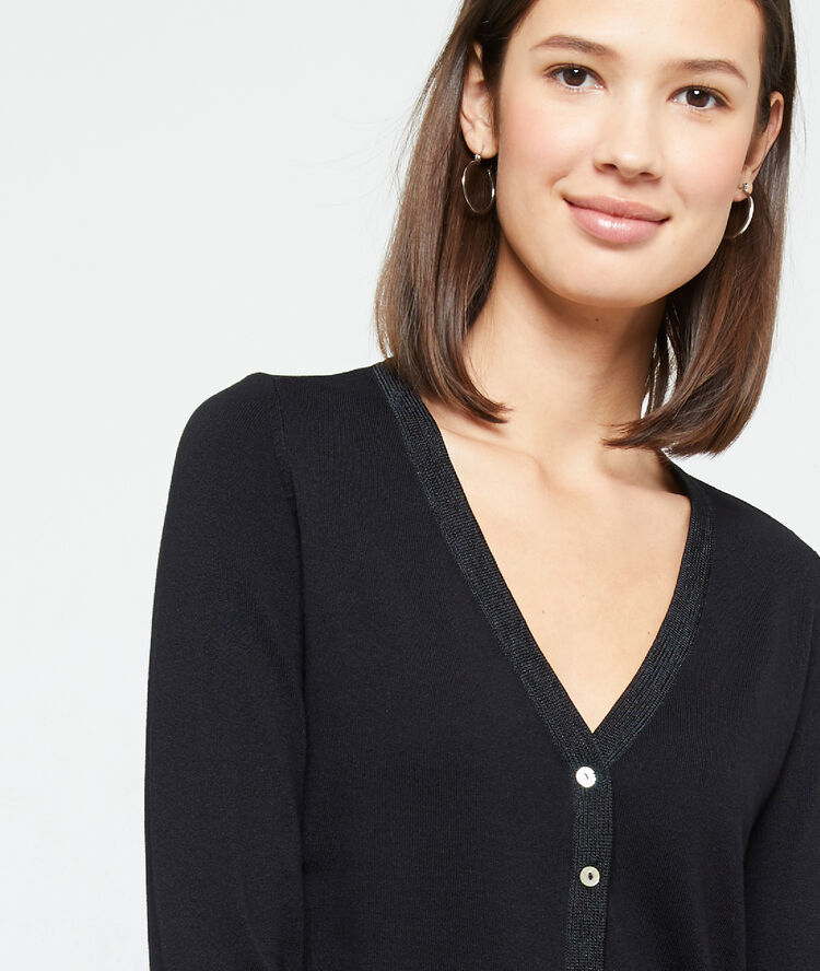 Cardigan en maille fine noir.