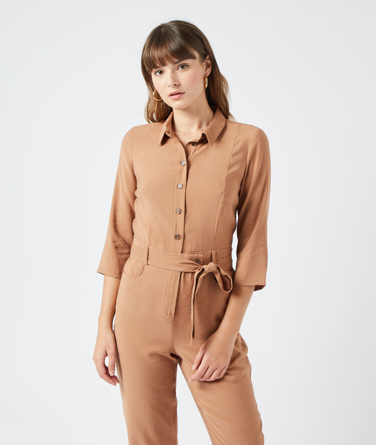 Combinaison boutonnée à nouer camel fonce.