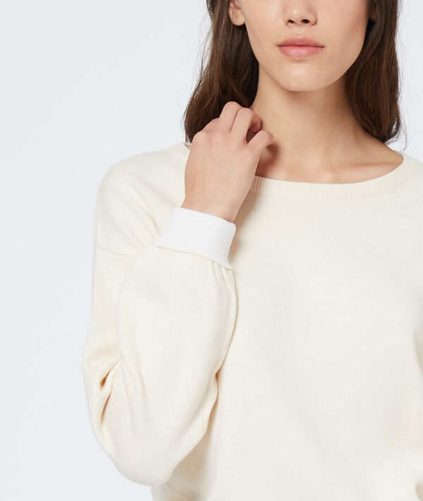 Pull col bateau en maille fine ecru.