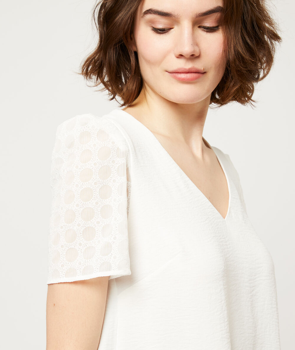 Blouse manches ajourées ecru.