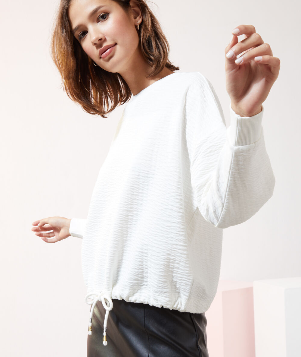 Sweat-shirt à nouer ecru.