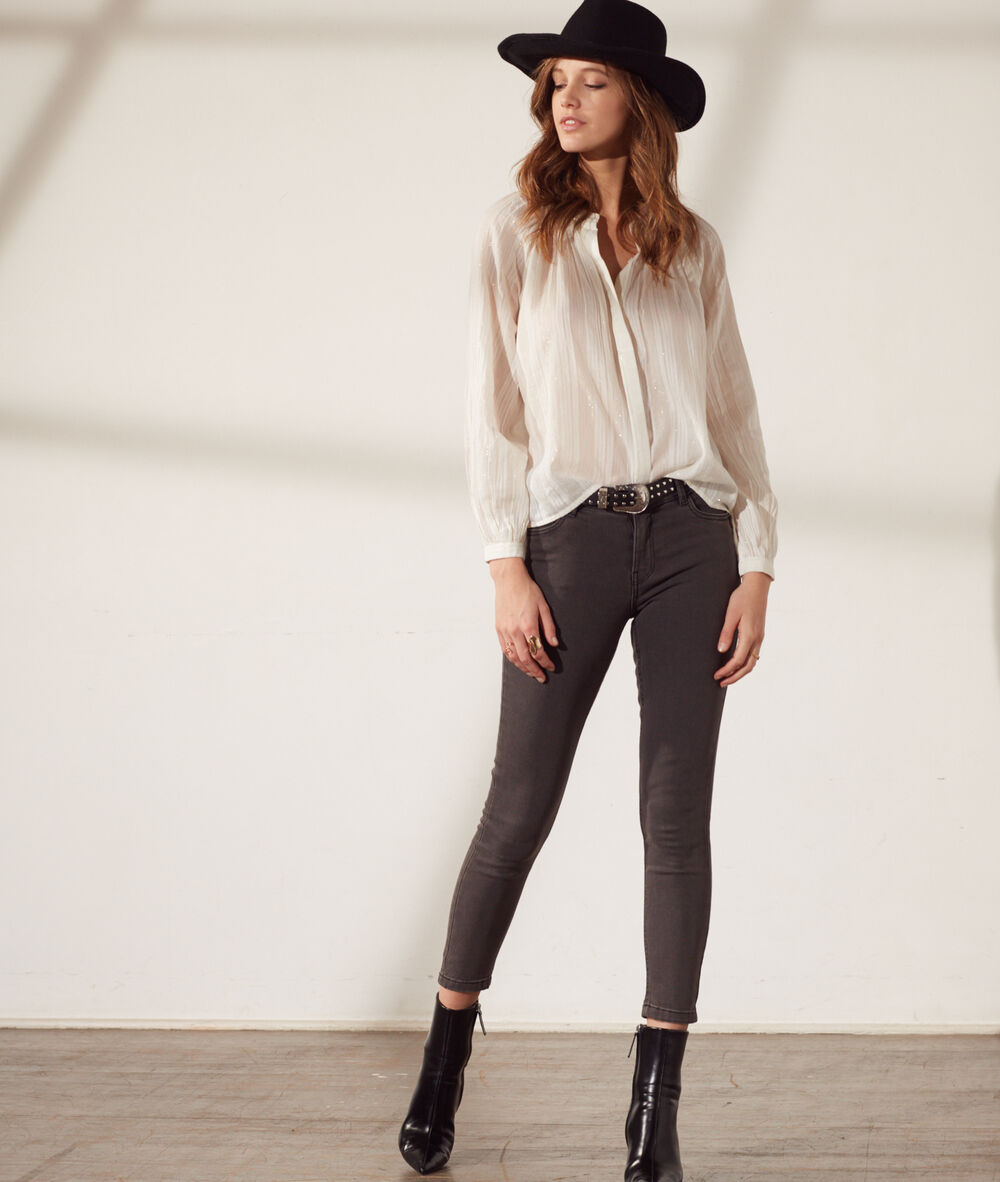 Blouse à rayures métallisées ecru.