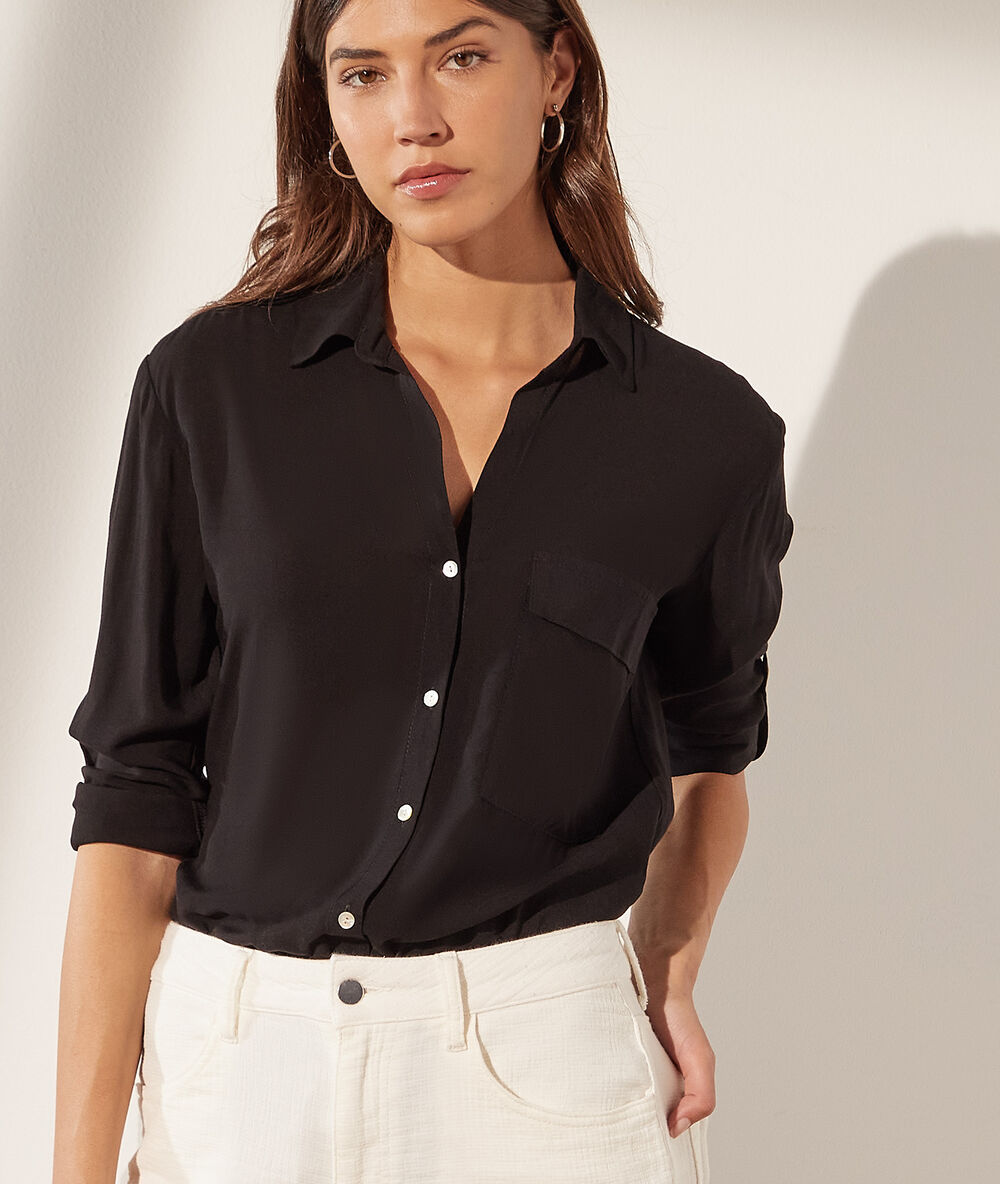 Chemise avec poche noir.