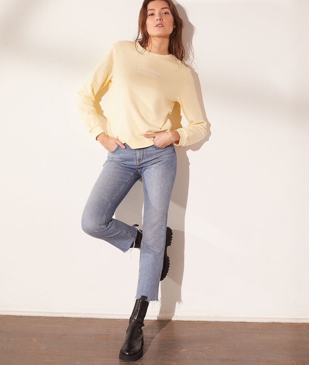 Sweat manches longues "not always romantic" vanille.
