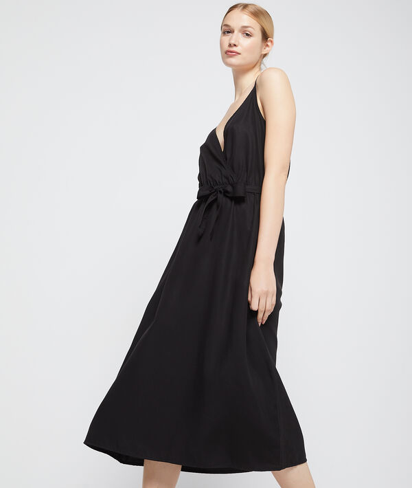 Robe longue cache-coeur en tencel® noir.