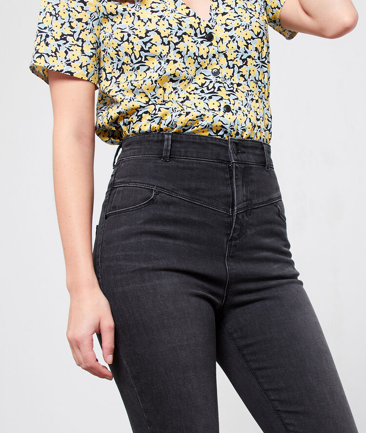 Jean slim taille haute noir.