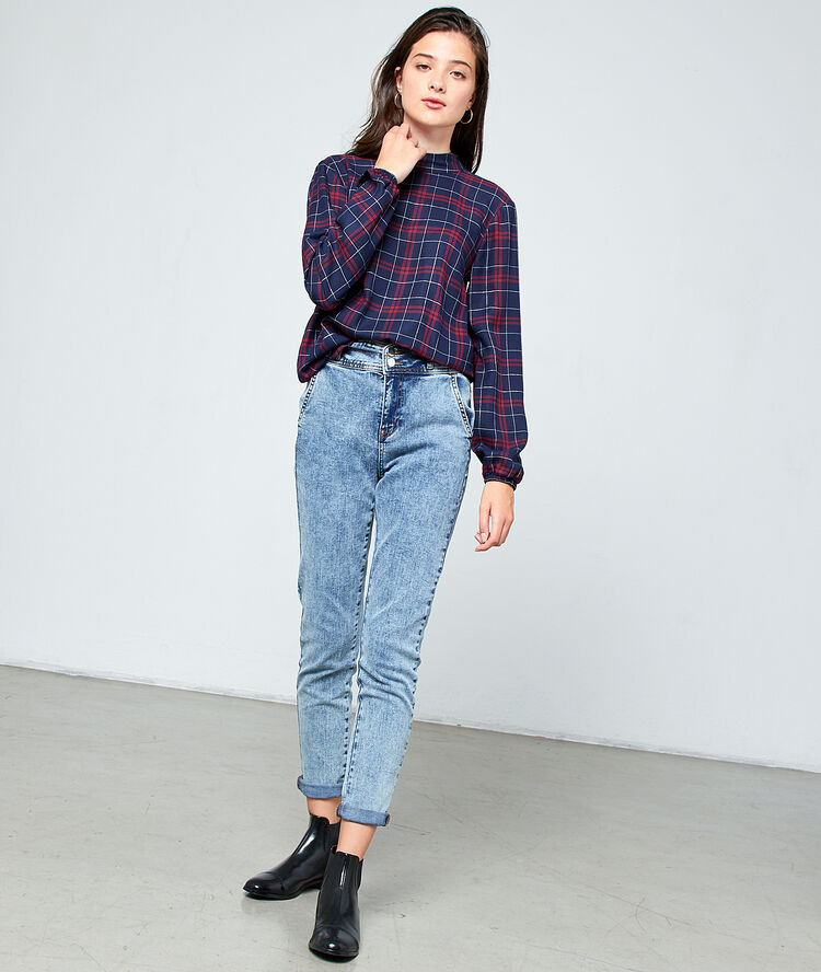Blouse dos noué à carreaux marine.