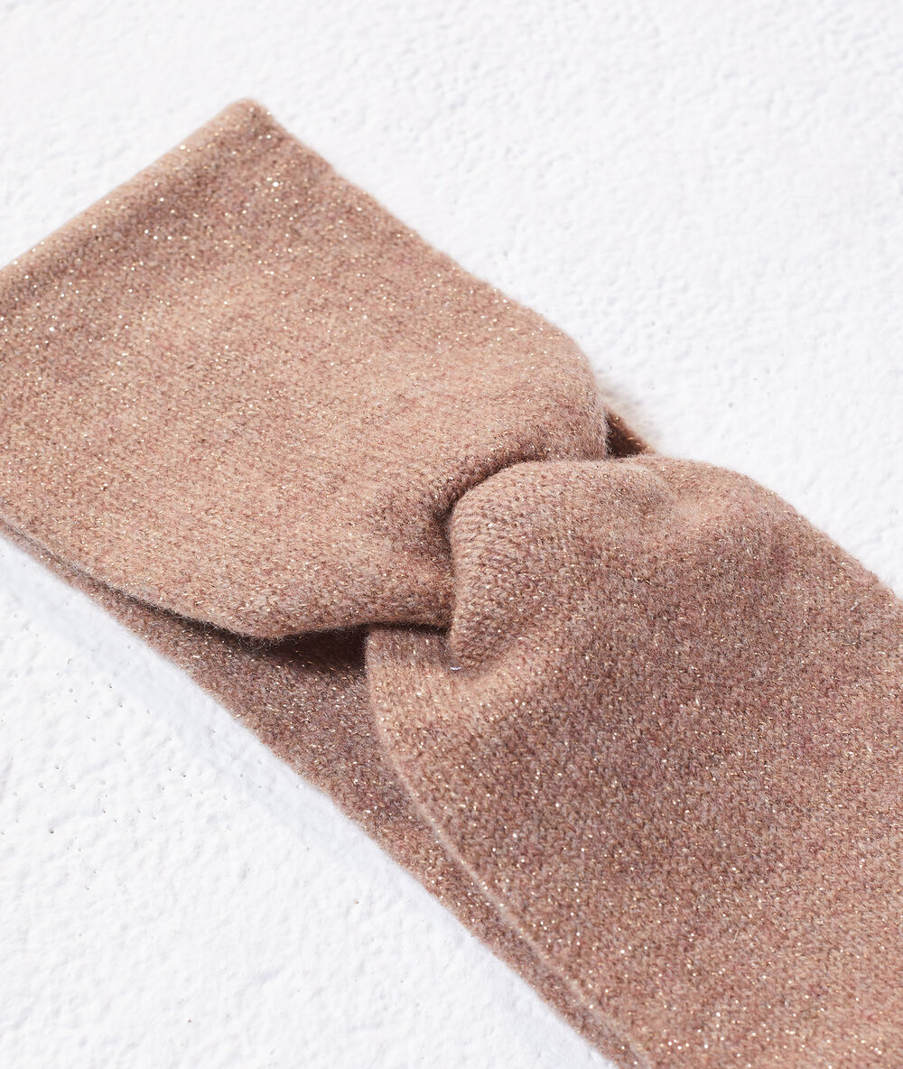 Headband à fils métallisés en cachemire et laine camel.
