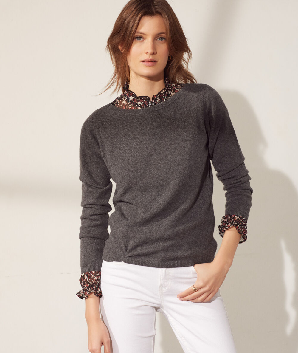Pull col bateau en cachemire gris chine clair.