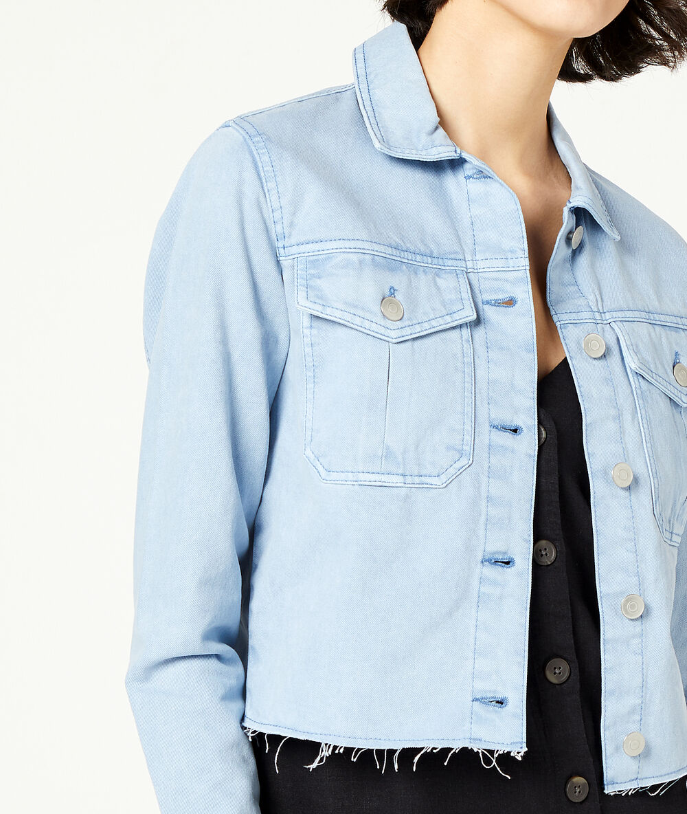 Veste en jean ciel.