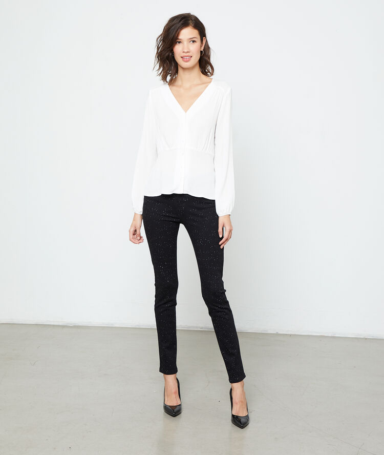Blouse boutonnée ecru.