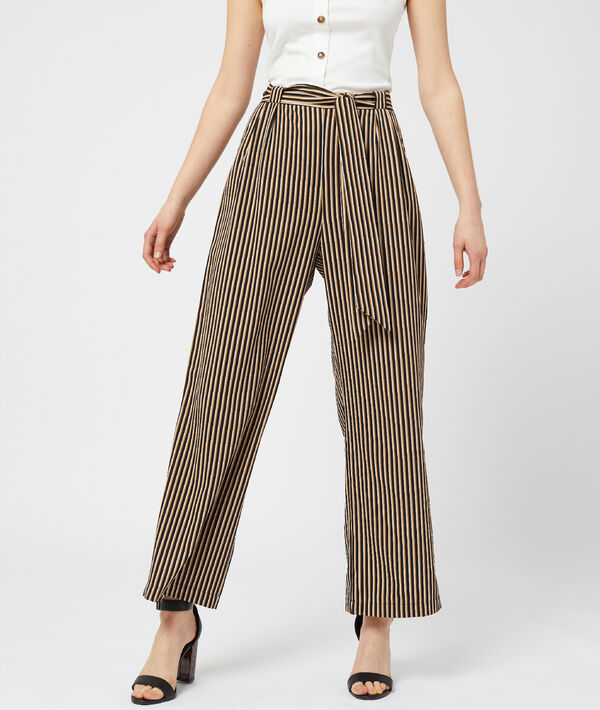 Pantalon large ceinturé à rayures noir.