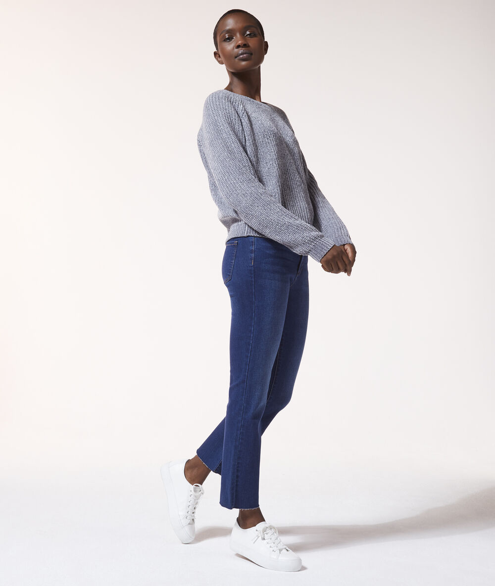 Pull en maille tricot gris chine.