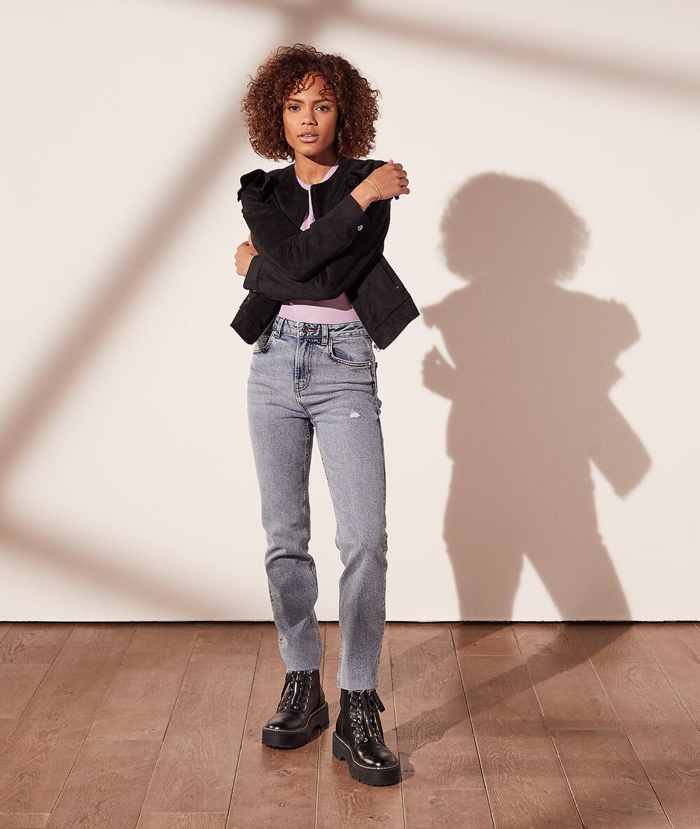 Veste effet daim manches à volants noir.