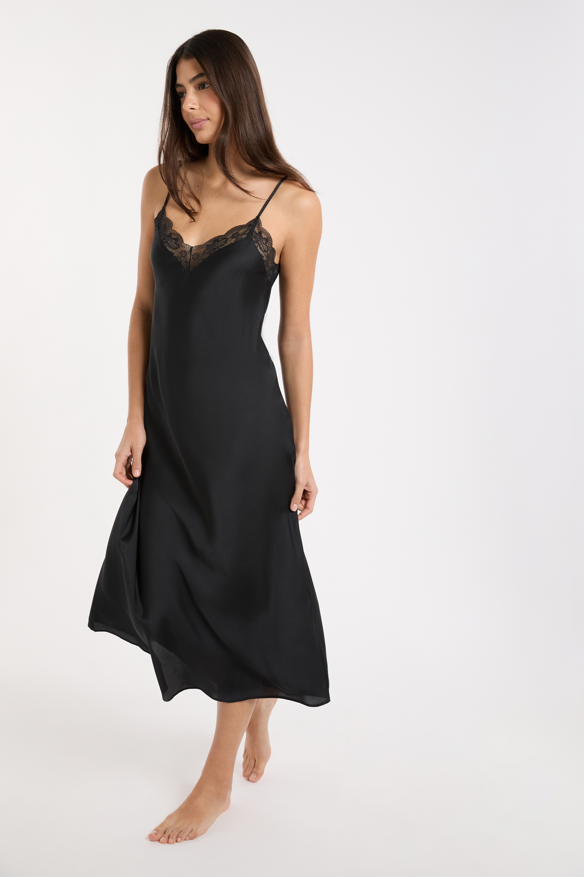 Nuisette Satin e Avec D tails Dentelle DESIRE NOIR ETAM nuisette-satin-e-avec-d-tails-dentelle-desire-noir-etam