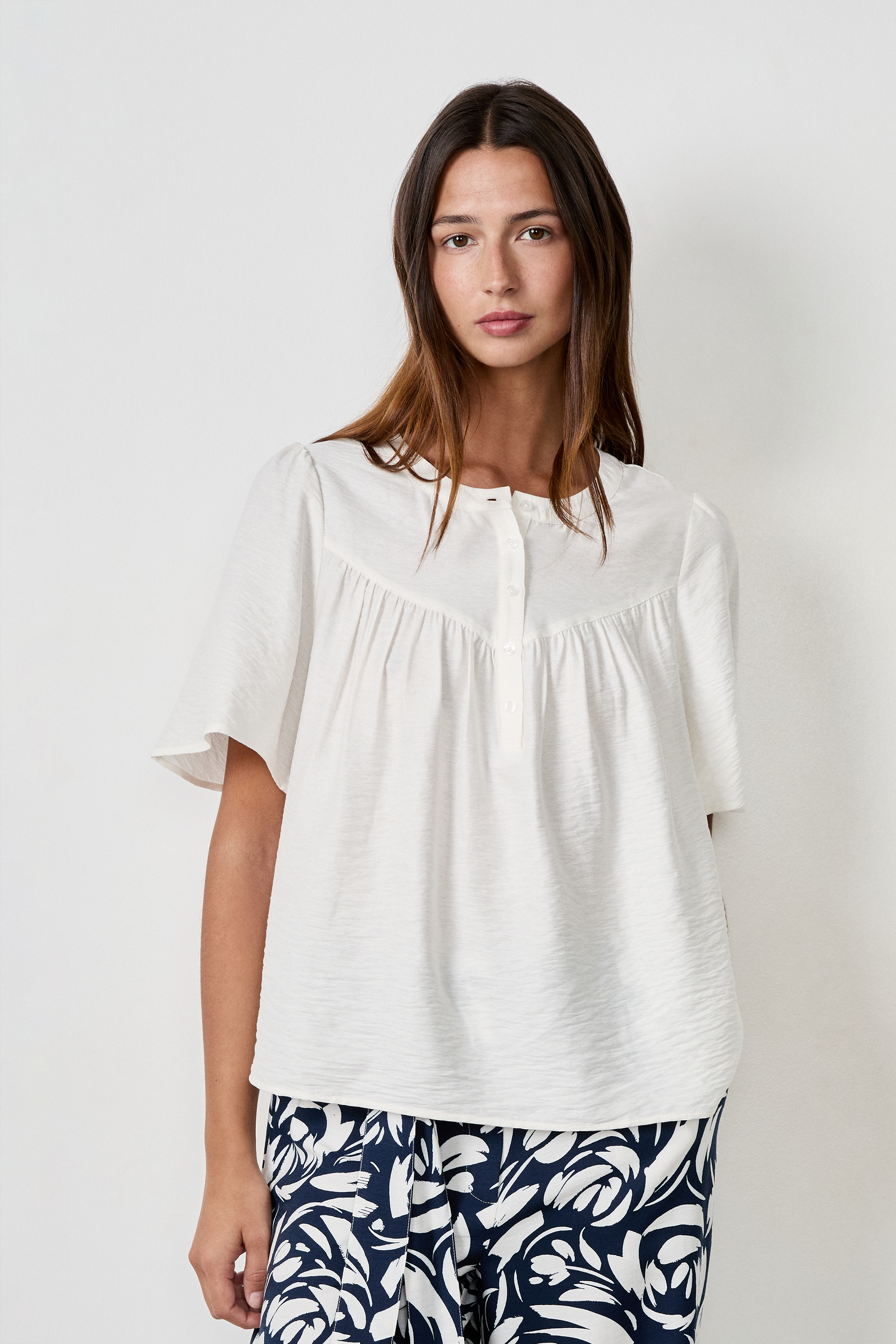Blouse Etam Taille 38 En Viscose Blanche - Sans Manches - Occasion Très Bon état
