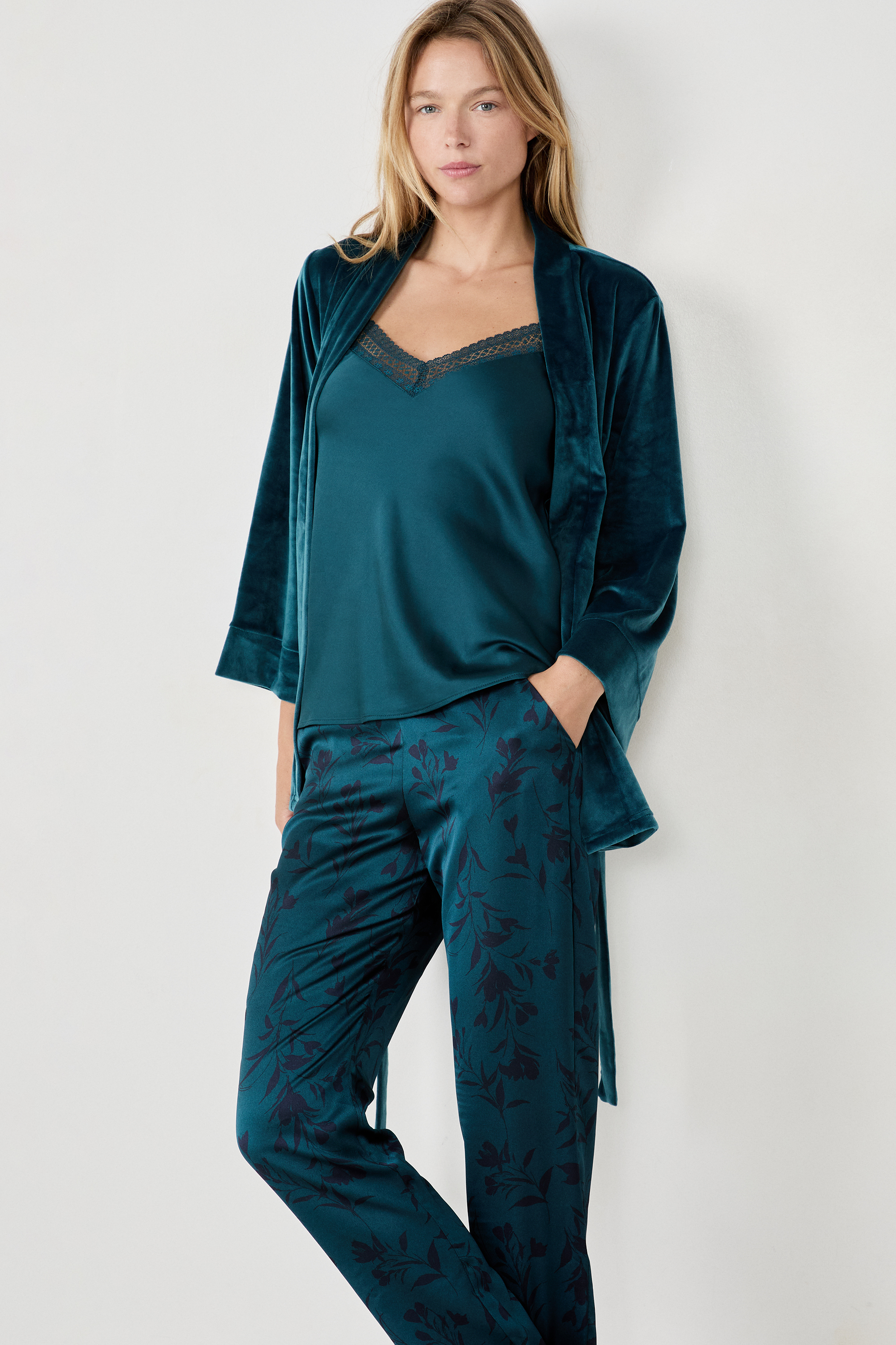 Ensemble de pyjama 3 pièces satiné