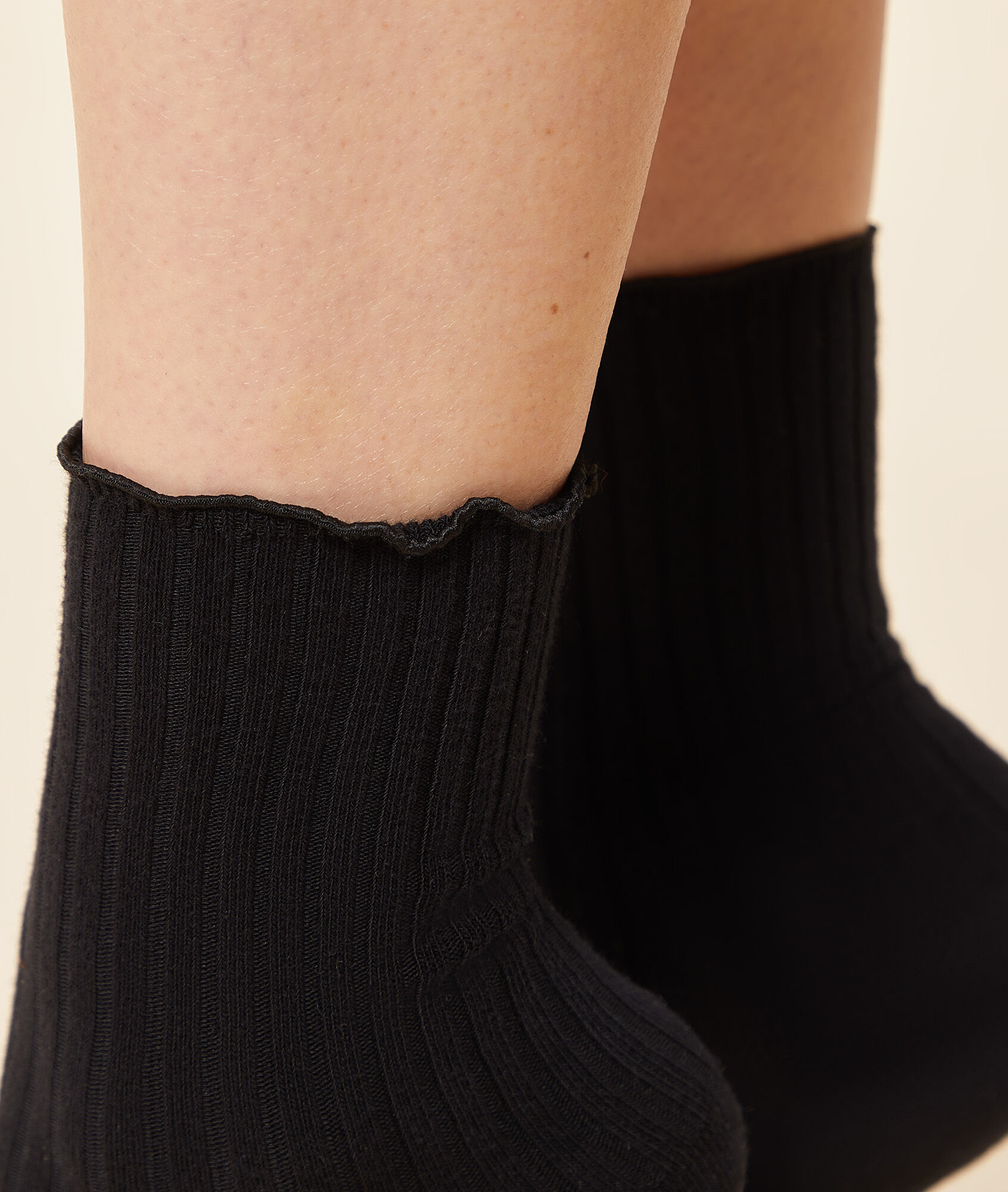 Chaussette A Volant 8 Paires Chaussettes à Volants Pour Femme | Coton Mi-Mollet | Noir, Blanc, Blanc Laiteux | Taille L Accessoire Féminin élégant