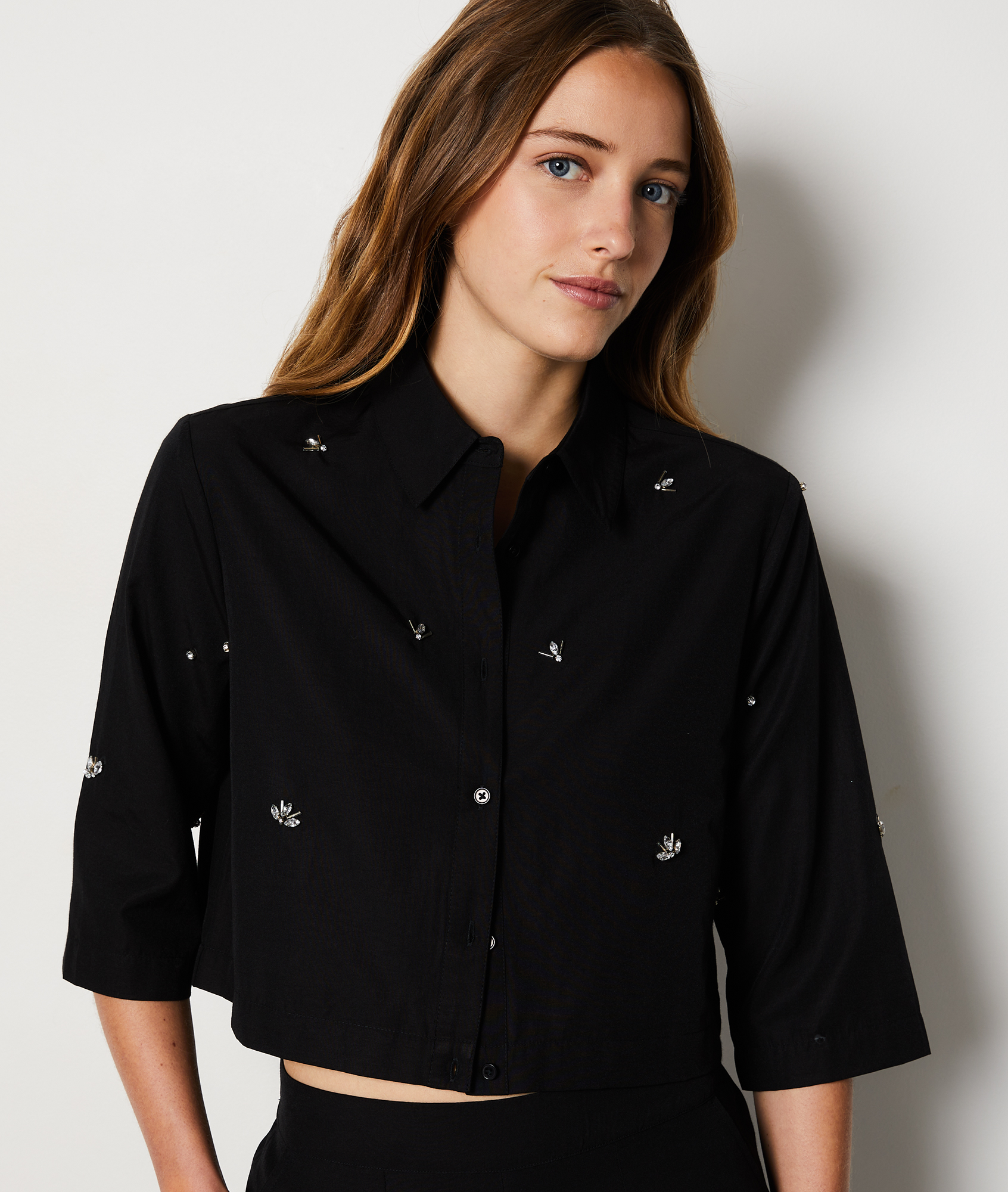 Chemise courte blanche CRYSTAL - Coton léger, broderies anglaises et col V