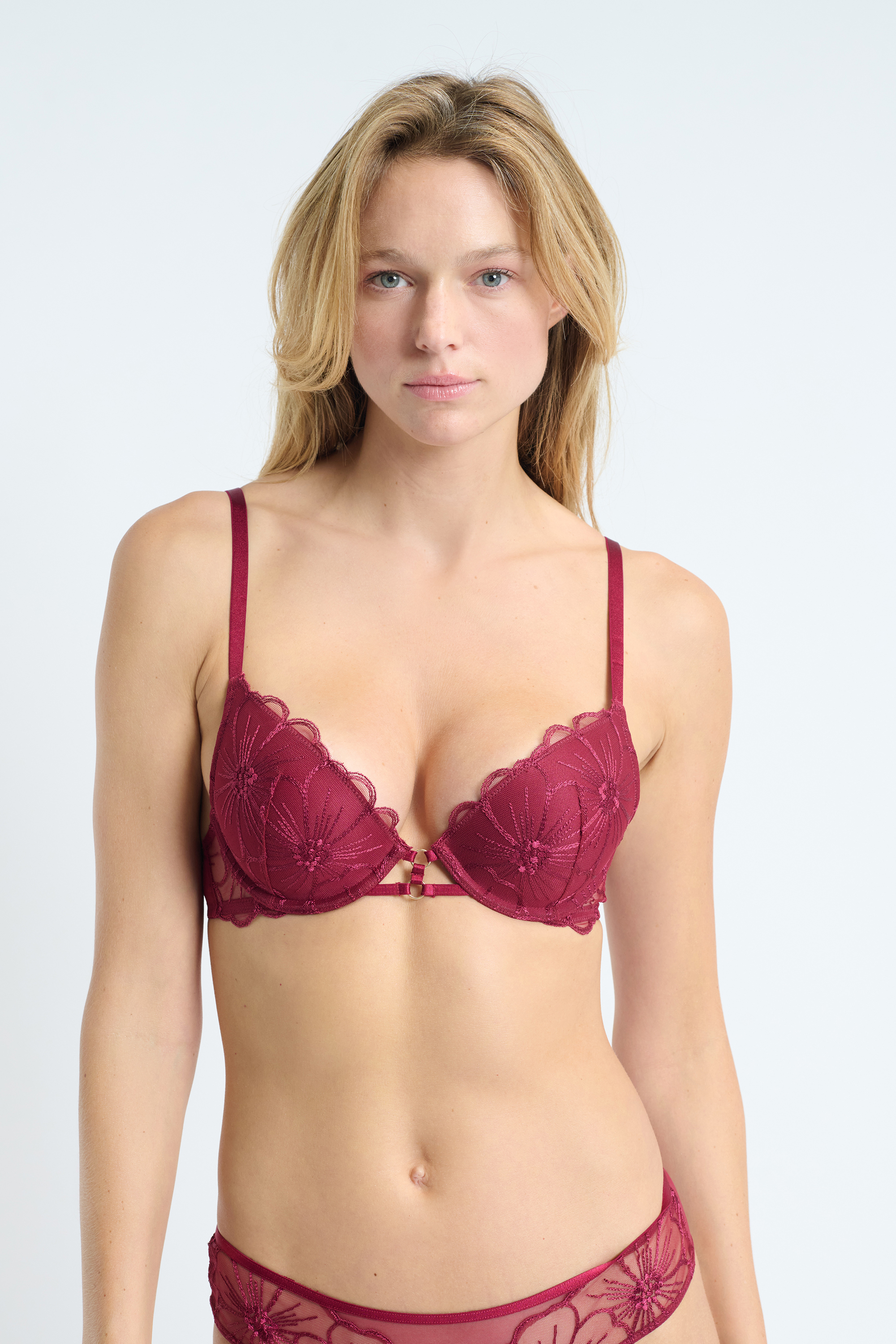 Soutien-gorge N.2 - Le push-up plongeant details brodés BRODERIE - ETAM