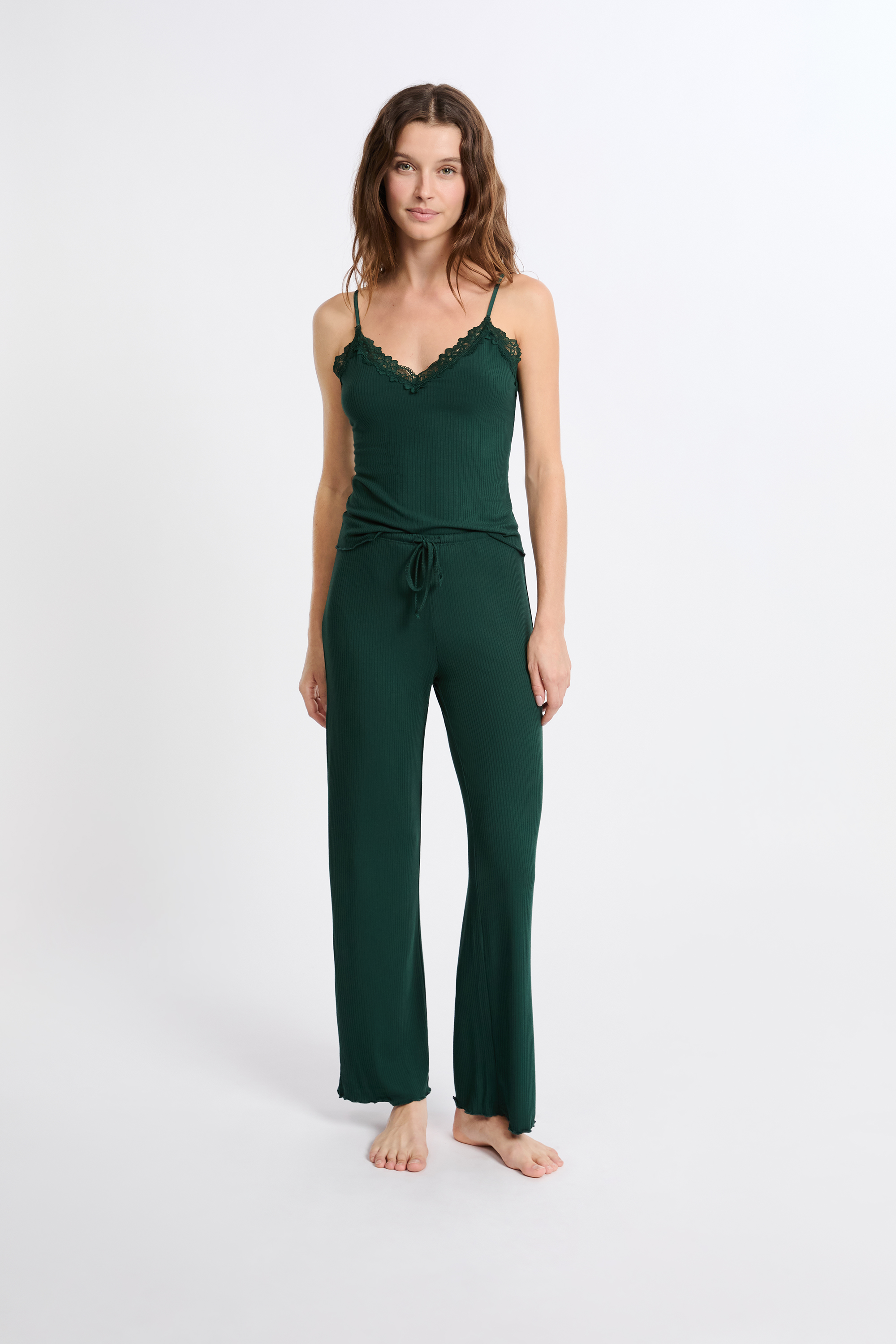 Ensemble de pyjama 2 pièces en maille côtelée détails dentelle